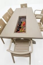 שולחן אירוח עם גריל מובנה